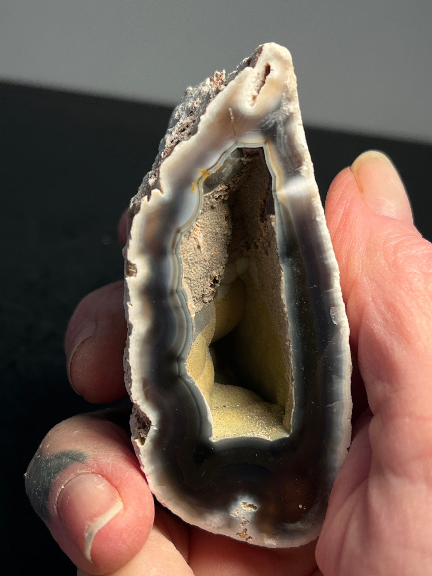 Agate Geode Half 057